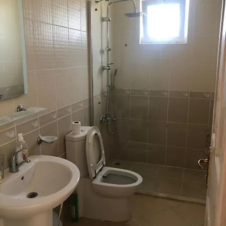 Stunning Spacious Poolside 2-bed Apt In Appartement *